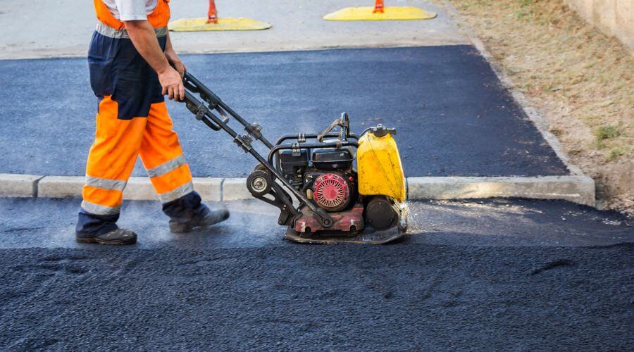Professional gutter cleaning in Newell, WV